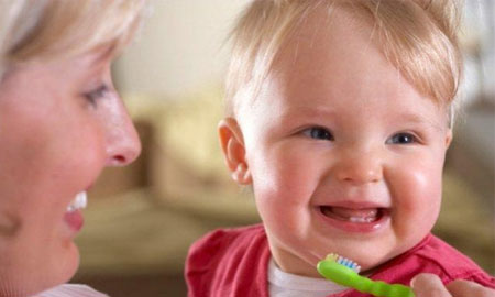  Начало дружбы ребенка с зубной щеткой 